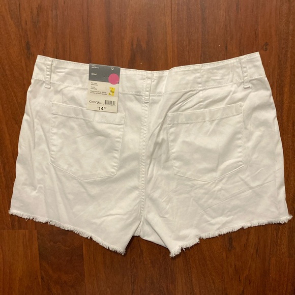 NWT George ladies white denim shorts - Picture 2 of 2